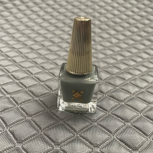 DONATED Make Up Bundle - Picture 2 of 7